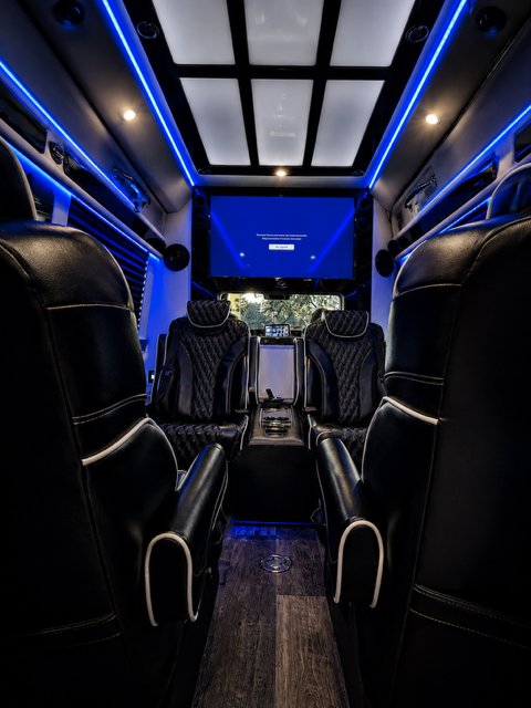 Maybach-edition Sprinter interior