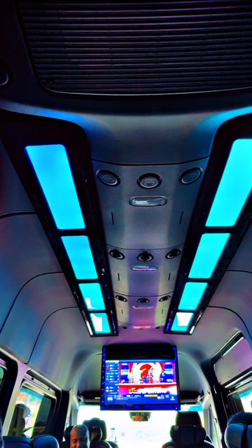 Color-changing interior mood lighting